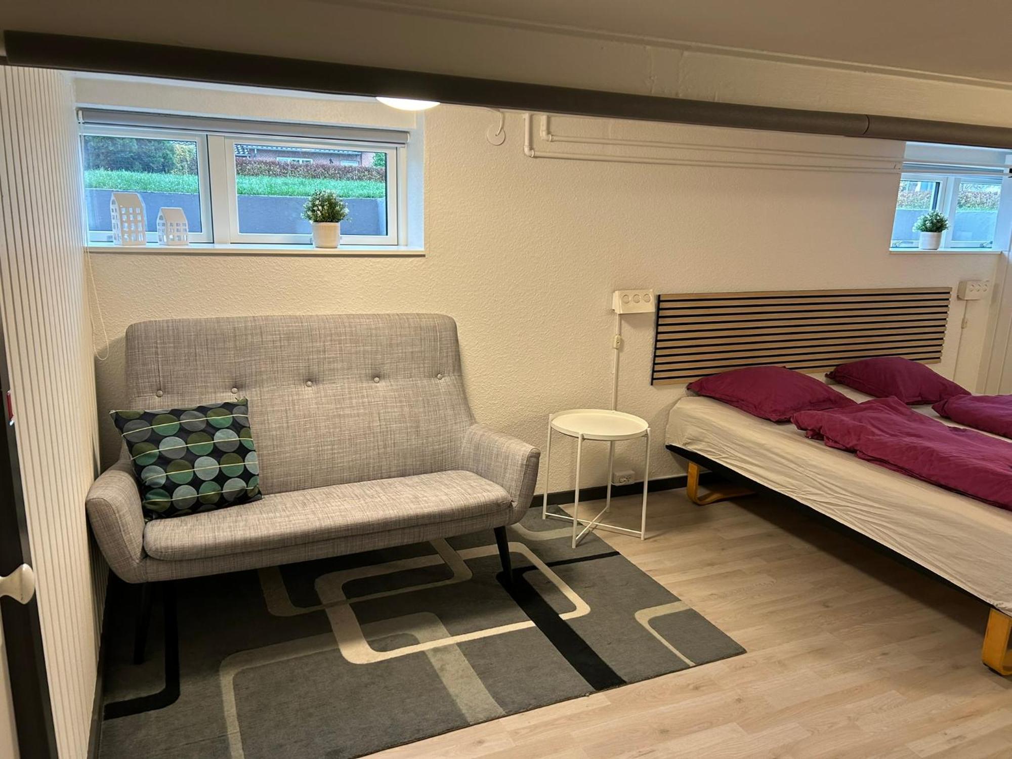 H. C. Lumbyes Vej - Kaelderlejlighed Odense Luaran gambar