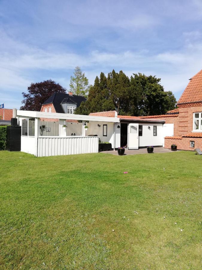 H. C. Lumbyes Vej - Kaelderlejlighed Odense Luaran gambar